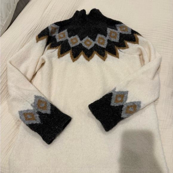 Abercrombie & Fitch Turtleneck Sweater - Gray, White, and Brown - Picture 3 of 4